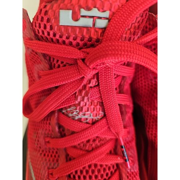 Nike sneaker, LeBron 12, XII Low Mens University Red. w/ OG Box Size 10.5 - Picture 4 of 10